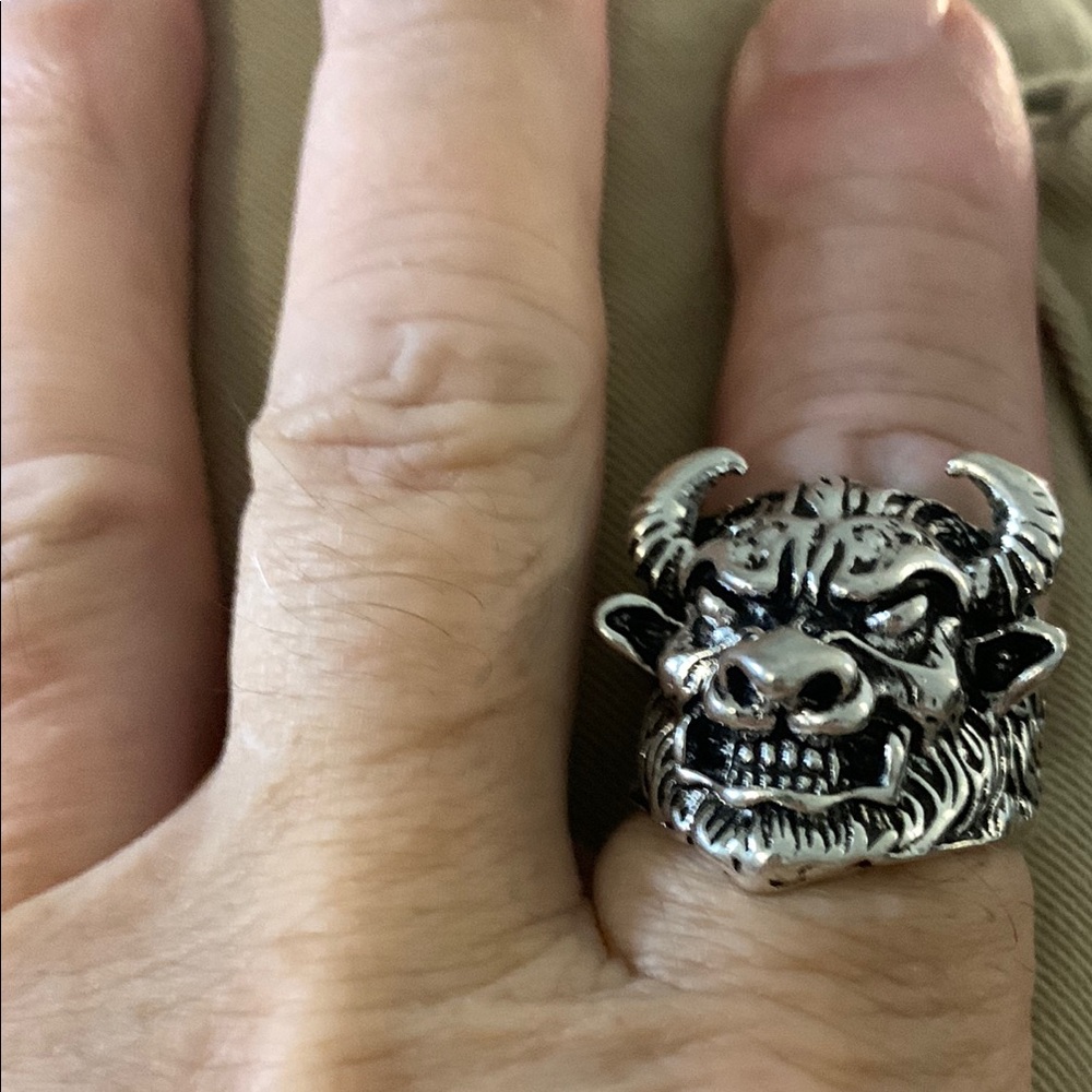Silver Bull Head Ring